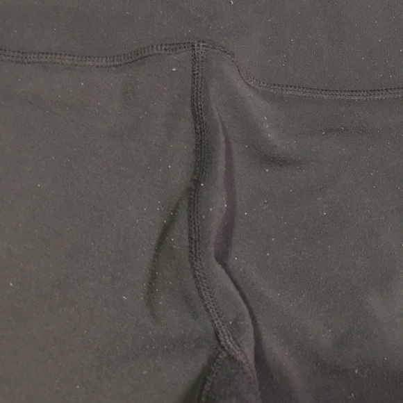 Lululemon well loved and very broken in - Picture 5 of 7